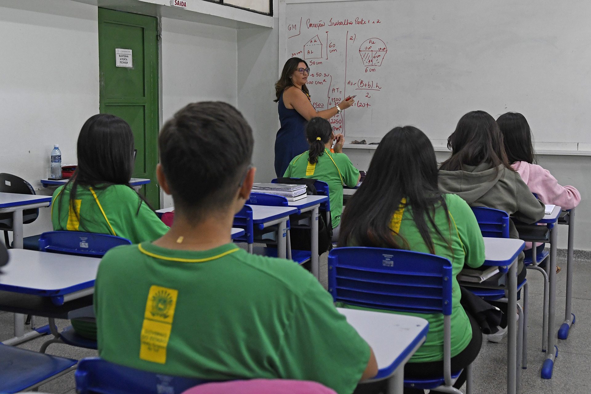 Aula-Escola-Estadual-Lucia-Martins-Coelho-Matricula-2024-Foto-Bruno-Rezende-scaled
