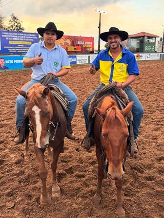 Dener Cristaldo e campeao da Taça de Patrao no 57 Encontro Estadual de Laco Comprido
