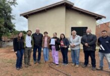 Prefeitura de Caracol entrega mais duas casas pelo Projeto Substituição de Moradia Precária