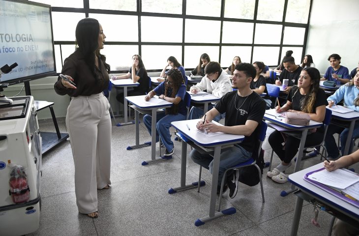 Visita-a-Escola-Estadual-Lucia-Martins-Coelho-Foto-Bruno-Rezende-10-730x480