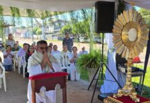 Fiéis celebram Corpus Christi com procissão, missa solene e demonstração de fé em Bela Vista