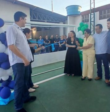 Escola Perpétuo Socorro inaugura quadra esportiva com emenda estadual
